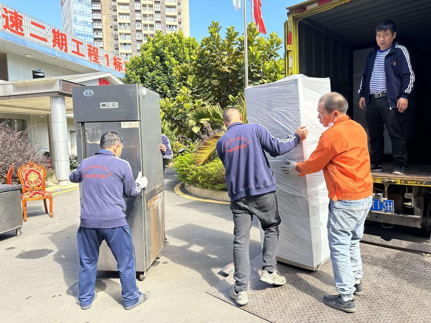 居民搬家客厅怎么收纳？