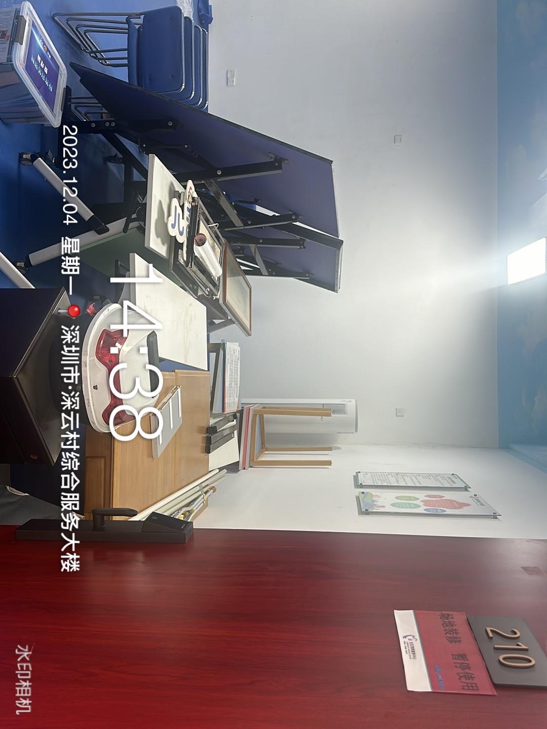 搬家公司怎么搞定两米高的大衣柜？